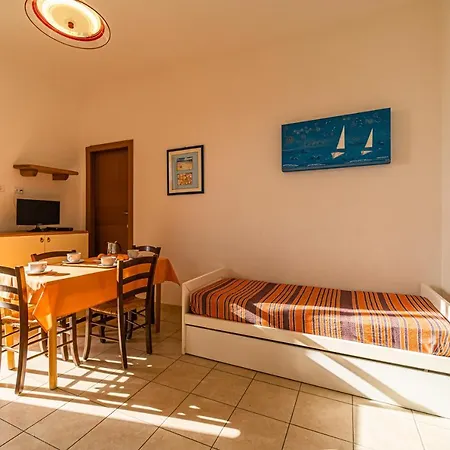 Apartment Bellavista A - Goelba